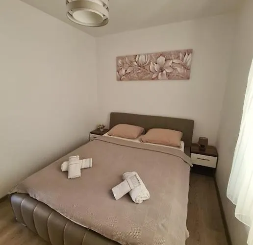 Appartement Tara I Ela Murter