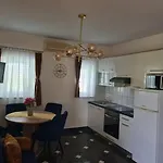 Appartement Tara I Ela