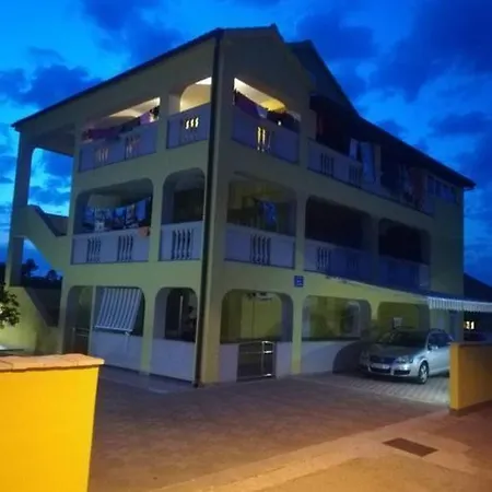 Tara I Ela * מורטר