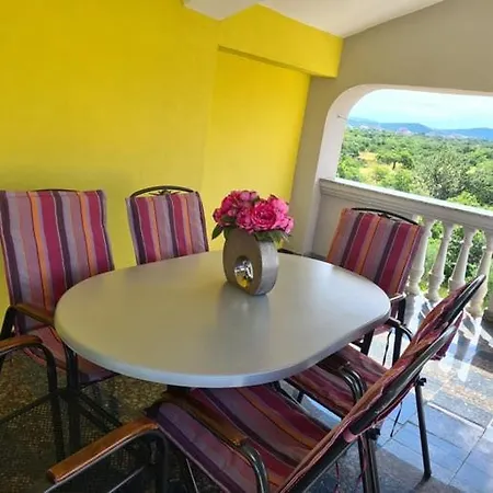 Tara I Ela * מורטר